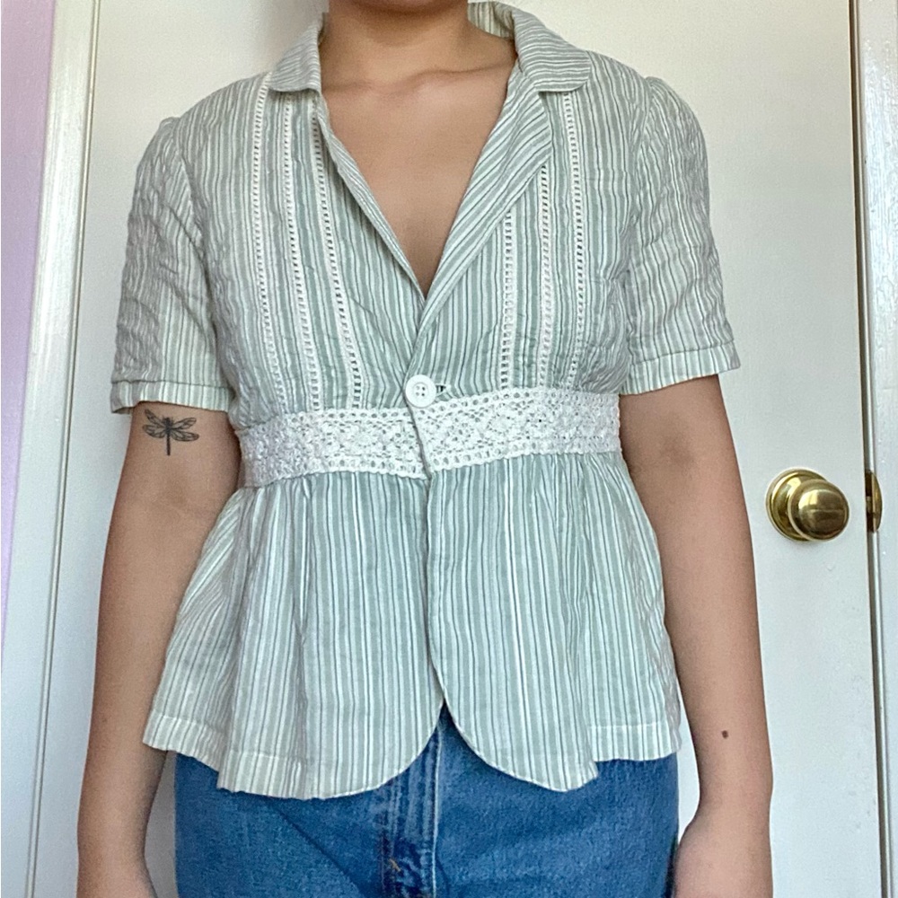 coquette pale green vintage collar blouse, with lace detailing and one button.
